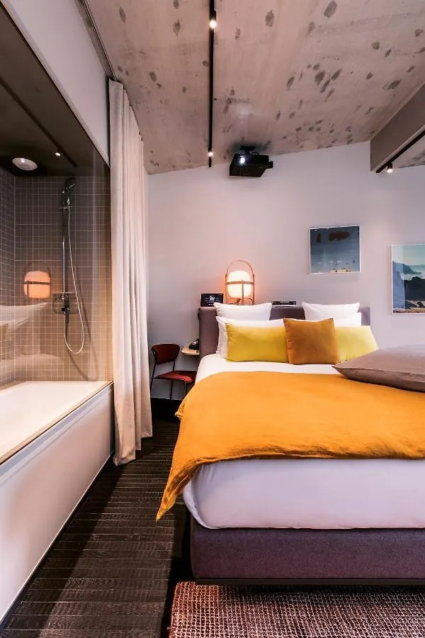 ****  Hotel Paradiso Paris France